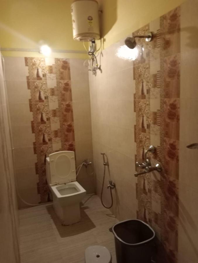 ורנאסי Gangotri Inn מראה חיצוני תמונה