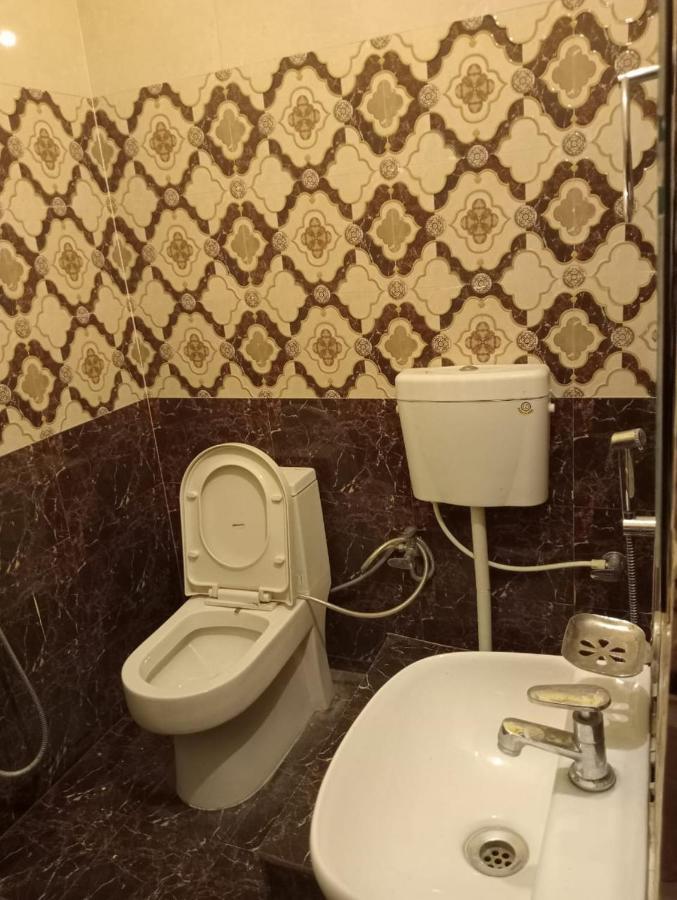 ורנאסי Gangotri Inn מראה חיצוני תמונה